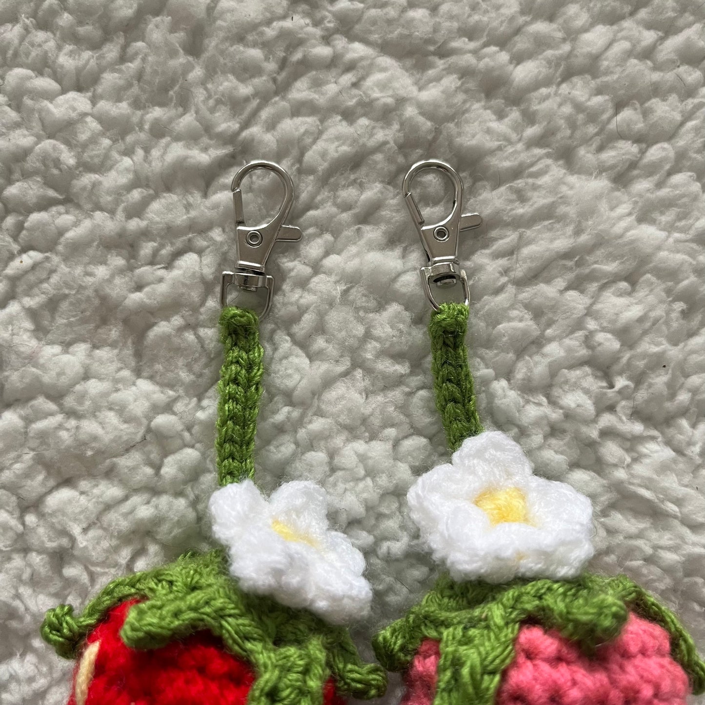 Strawberry Keychain Crochet | Pink Red Strawberry | Kawaii Keychain | Amigurumi Crochet | Cute Fruit Keychain | Fruit Crochet Keychain