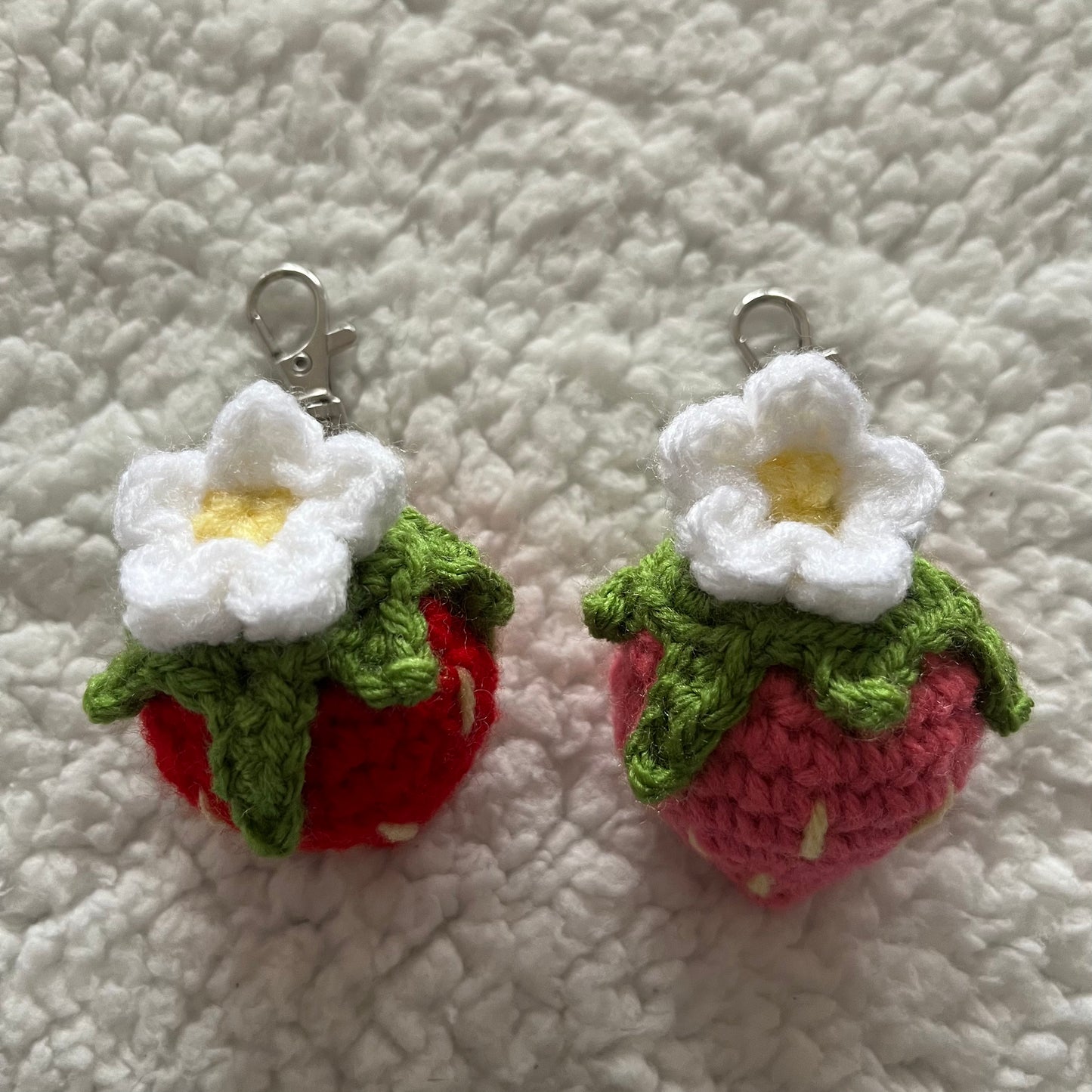 Strawberry Keychain Crochet | Pink Red Strawberry | Kawaii Keychain | Amigurumi Crochet | Cute Fruit Keychain | Fruit Crochet Keychain